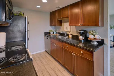 3402 N 32nd Street #102, Phoenix, AZ 85018 - Photo 8