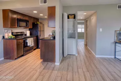 3402 N 32nd Street #102, Phoenix, AZ 85018 - Photo 2