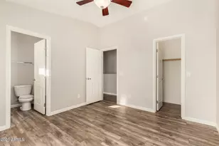 2725 E Mine Creek Rd, Phoenix, AZ 85024 - Photo 24