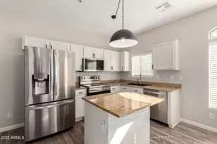 2725 E Mine Creek Rd, Phoenix, AZ 85024 - Photo 8