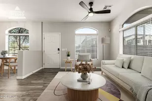 2725 E Mine Creek Rd, Phoenix, AZ 85024 - Photo 10