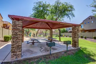 2725 E Mine Creek Rd, Phoenix, AZ 85024 - Photo 28