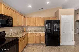 13459 W Acapulco Ln, Surprise, AZ 85379 - Photo 8