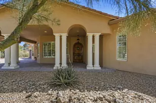 7917 E Cave Creek Rd, Carefree, AZ 85377 - Photo 2