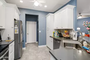 19732 N Mountain Sage Ln, Surprise, AZ 85374 - Photo 14