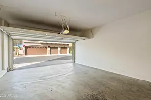 2725 E Mine Creek Rd, Phoenix, AZ 85024 - Photo 30