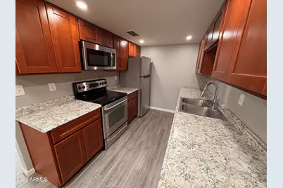 6529 N 67th Avenue #105, Glendale, AZ 85301 - Photo 8