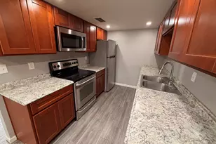 6529 N 67th Ave, Glendale, AZ 85301 - Photo 8