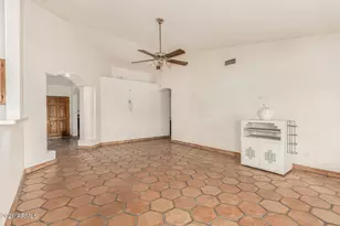 17511 N 85th Dr, Peoria, AZ 85382 - Photo 8