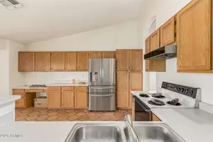 17511 N 85th Dr, Peoria, AZ 85382 - Photo 14