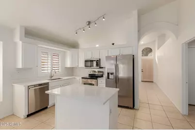 4302 E Wescott Drive, Phoenix, AZ 85050 - Photo 8