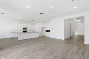 204 E Taurus Pl, Chandler, AZ 85249 - Photo 6