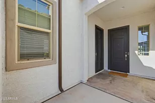 204 E Taurus Pl, Chandler, AZ 85249 - Photo 4