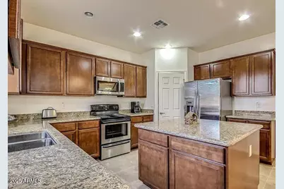 9060 W Myrtle Avenue, Glendale, AZ 85305 - Photo 2