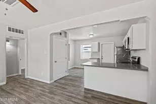 528 E Pierson St, Phoenix, AZ 85012 - Photo 18