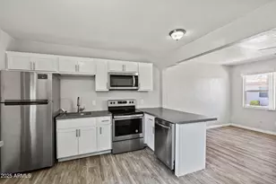 528 E Pierson St, Phoenix, AZ 85012 - Photo 10