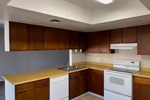 3918 E Dahlia Dr, Phoenix, AZ 85032 - Photo 8