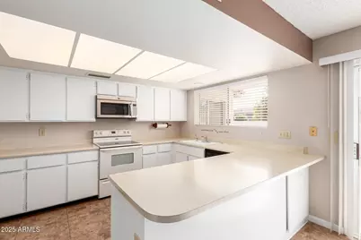 10505 E Silvertree Drive, Sun Lakes, AZ 85248 - Photo 10