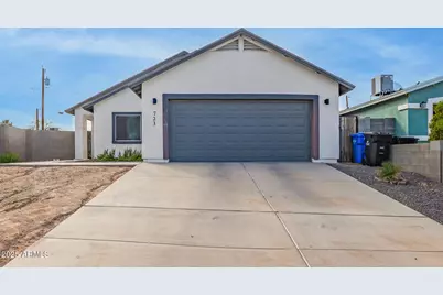 723 E Desert Drive S, Phoenix, AZ 85042 - Photo 2