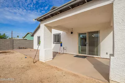 723 E Desert Drive S, Phoenix, AZ 85042 - Photo 30