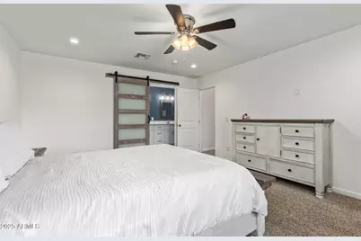 723 E Desert Drive S, Phoenix, AZ 85042 - Photo 18