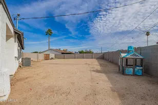 723 E Desert Dr S, Phoenix, AZ 85042 - Photo 34