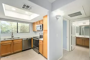 9990 N Scottsdale Rd, Paradise Valley, AZ 85253 - Photo 14