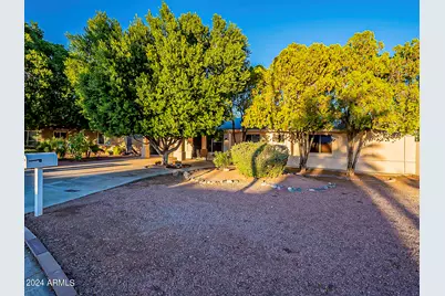 8209 N 6th Street, Phoenix, AZ 85020 - Photo 2