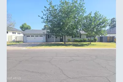 4139 E Clarendon Avenue, Phoenix, AZ 85018 - Photo 1