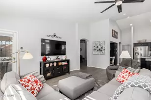 8935 W Kerry Ln, Peoria, AZ 85382 - Photo 10