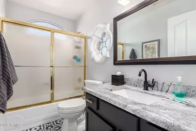 8935 W Kerry Lane, Peoria, AZ 85382 - Photo 20