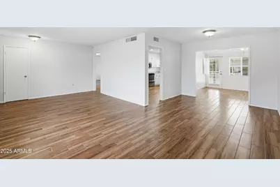 10331 W Twin Oaks Drive, Sun City, AZ 85351 - Photo 8