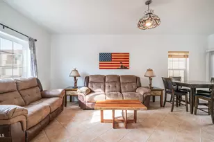 1018 W Libra Dr, Tempe, AZ 85283 - Photo 2