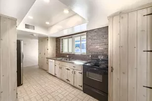 41 E Myrtle Ave, Phoenix, AZ 85020 - Photo 10