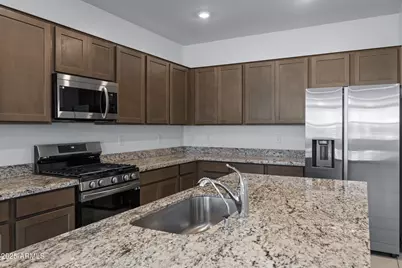 21294 W Roanoke Avenue, Buckeye, AZ 85396 - Photo 6