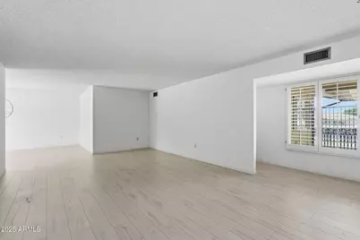 9818 W Emberwood Drive, Sun City, AZ 85351 - Photo 28