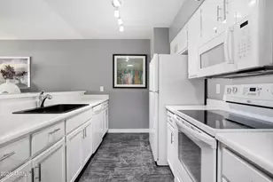 1021 S Greenfield Rd, Mesa, AZ 85206 - Photo 6