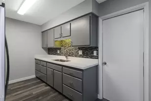 9903 W Hawthorn Dr, Sun City, AZ 85351 - Photo 6