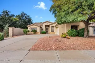 918 E Loma Vista St, Gilbert, AZ 85295 - Photo 2