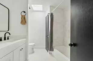 1302 W Golden Ln, Phoenix, AZ 85021 - Photo 18