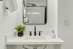 1302 W Golden Ln, Phoenix, AZ 85021 - Photo 28