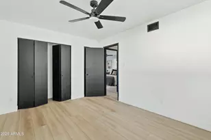 1302 W Golden Ln, Phoenix, AZ 85021 - Photo 20