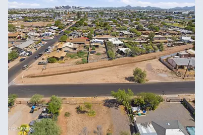 820 E Chipman Road #1, Phoenix, AZ 85040 - Photo 2