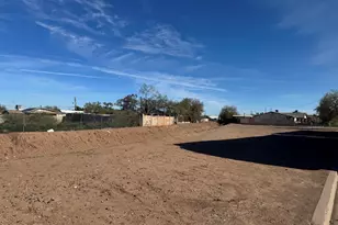 820 E Chipman Rd, Phoenix, AZ 85040 - Photo 1