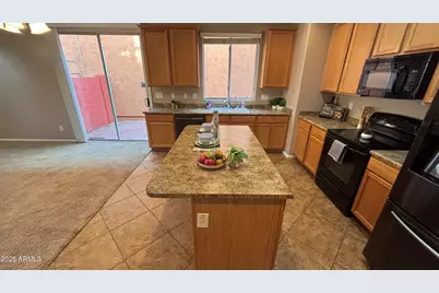 2014 N 77th Glen, Phoenix, AZ 85035 - Photo 10