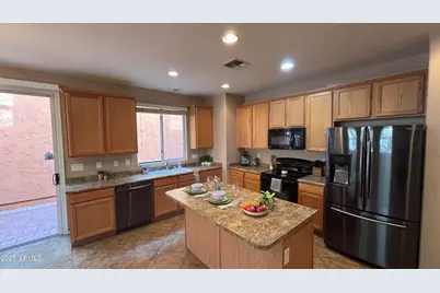 2014 N 77th Glen, Phoenix, AZ 85035 - Photo 6