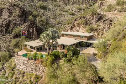 7310 N Highcliff Drive, Paradise Valley, AZ 85253 - Photo 2