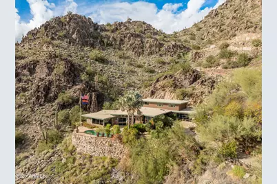 7310 N Highcliff Drive, Paradise Valley, AZ 85253 - Photo 1