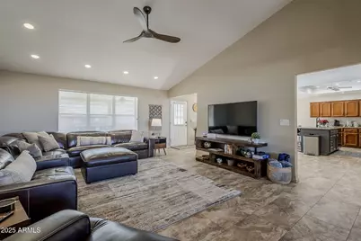 7813 E Nopal Avenue, Mesa, AZ 85209 - Photo 8