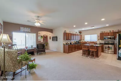 241 W Atlantic Drive, Casa Grande, AZ 85122 - Photo 8